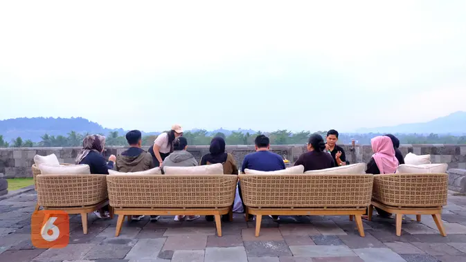 Borobudur: Mentari Pagi, Sarapan Syahdu, Panorama Memukau.