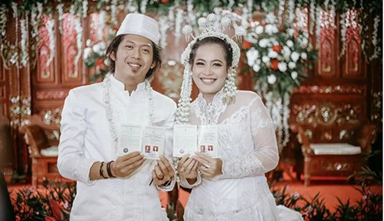 Rafi Fenderico atau Rafi D'academy mengikuti kontes dangdut Indosiar, Dangdut Academy, pada musim keempat. Meski memiliki banyak fans, langkahnya terhenti di babak 15 besar. (Instagram/SF_photography)