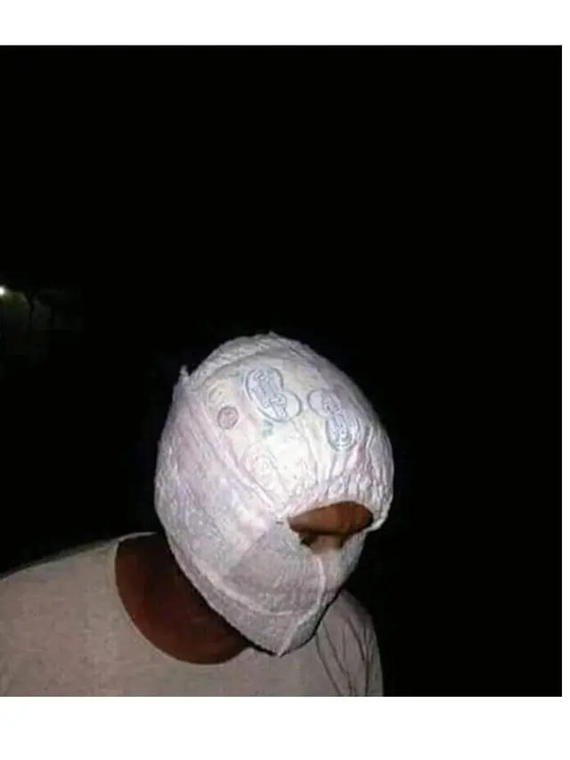 Foto Kocak Saat Orang Berpakaian Tak Lazim Ini Bikin Ketawa Geli