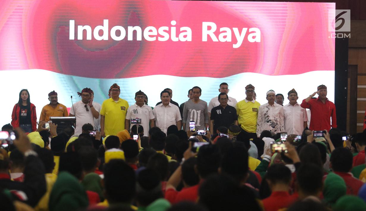 Calon Presiden Nomor Urut 01 Joko Widodo (Jokowi) didampingi Ketua Tim Kampanye Nasional Erick Thohir beserta pimpinan partai koalisi menghadiri silaturahmi dengan calon legislatif partai koalisi di Bandung, Sabtu (10/11). (Liputan6.com/Angga Yuniar)