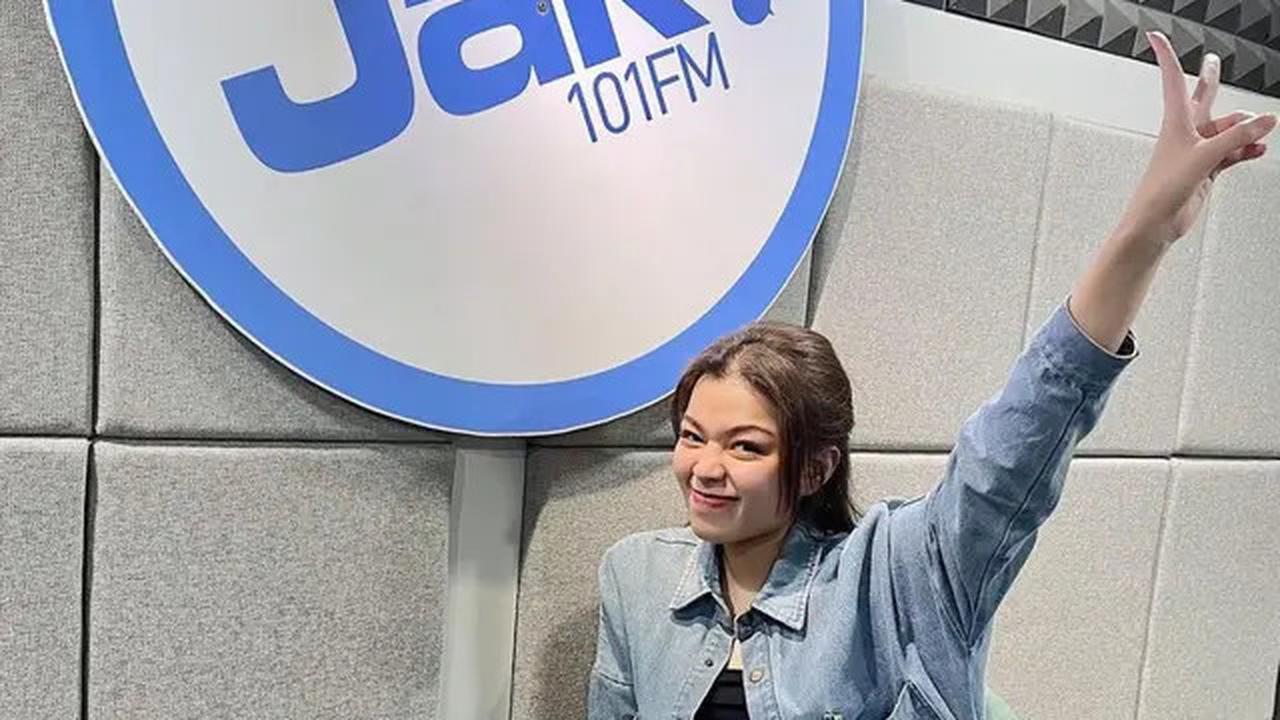 6 Momen Oza Rangkuti Lamar Kekasih, Aisha Lahtiba Sang Penyiar Radio Berbakat