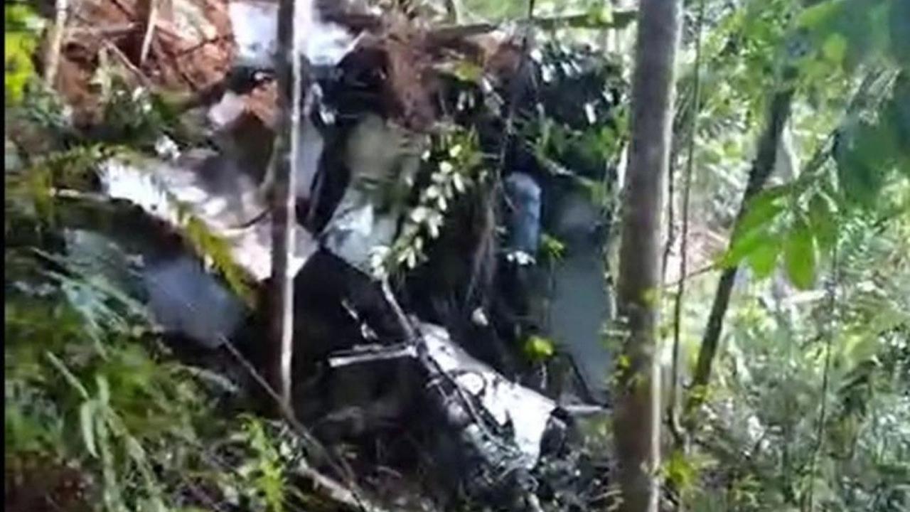 Helikopter PK-CFX Jatuh di Kalbar Ditemukan, 8 Penumpang Tewas Dievakuasi ke RS Bhayangkara
