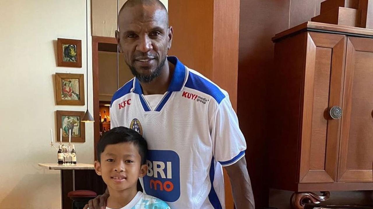 Miro Materazzi, Anak Okie Agustina Foto Bersama Legenda Sepak Bola dari Marco Materazzi hingga Roberto Carlos