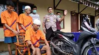 Ketiga pelaku pencurian yang meresahkan warga Kota Palembang berhasil diringkus unit Reskrim Polsek Plaju Palembang Sumsel (Liputan6.com / Nefri Inge)
