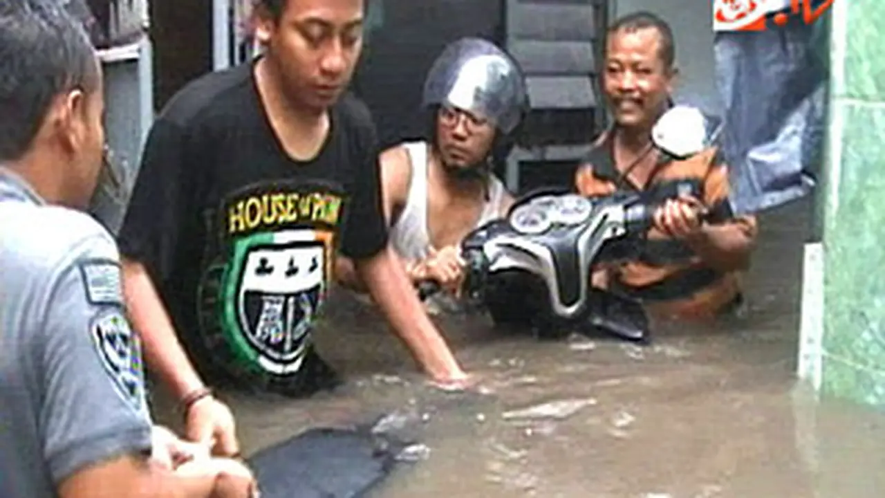 120213abanjir-malang.jpg
