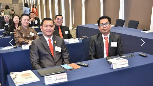 Ketua KPI Pusat Ubaidillah bersama Wakil Ketua KPU Pusat Mohamad Reza dan Sekretaris Jenderal ATVSI Gilang Ramadhan di IBCC 2023 di Seoul, Korea Selatan, pada Kamis (21/9/2023). (Dok. KBRI Seoul)