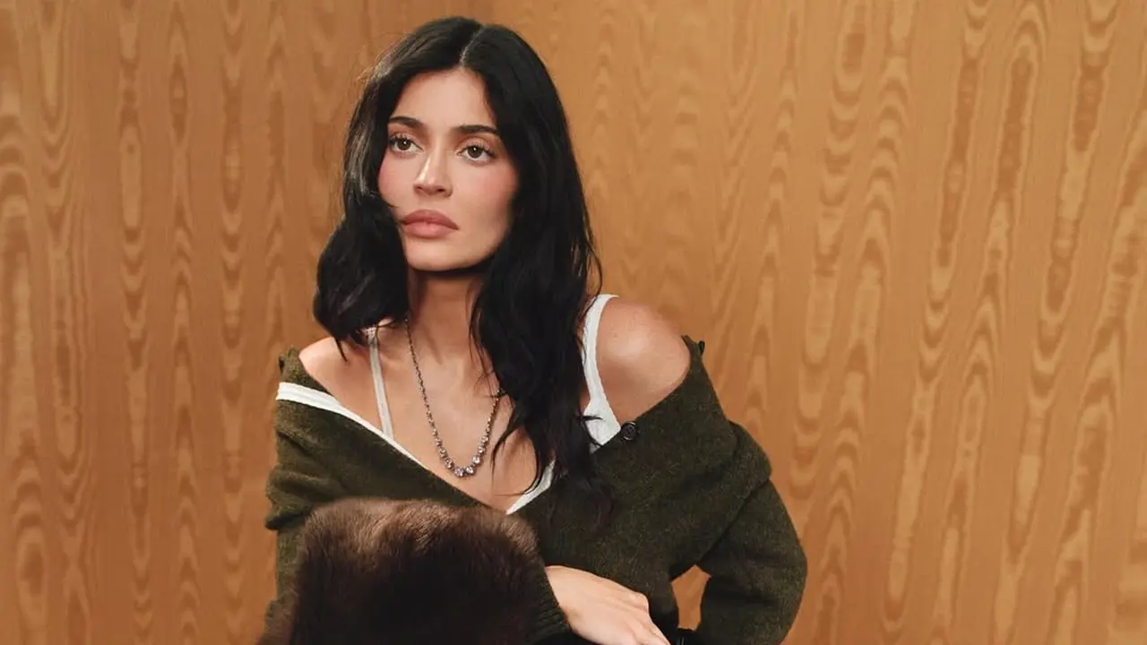 Kylie Jenner Perdana Digandeng Jadi Model Miu Miu, Dikritik Tak Jadi Diri Sendiri