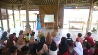 Migi Rihasalay kembali membuat sebuah kegiatan di Kampung Joglo, Tanjung Lesung, Banten.