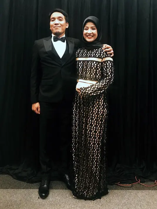 "Thank God, Finally It's a BOY" tulis Desta yang sebentar lagi akan menjadi ayah tiga anak. Seperti diketahui,dua gadis ciliknya kini berusia dua dan empat tahun. (Instagram/desta80s)