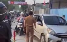ASN Pekalongan Nekat Terobos Cor Basah, Pembatas Sampai Diangkat