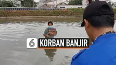 thumbnail nenek dan cucu tembus banjir