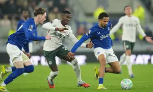Everton berhasil menghajar Chelsea lewat tiga gol yang dicetak oleh Beto (33', 62') dan Iliman Ndiaye (76'). (AP Photo/Jon Super)