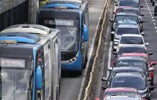 Pria Lansia Cekcok dan Teriaki Penumpang Wanita 'Teroris' Diblacklist TransJakarta