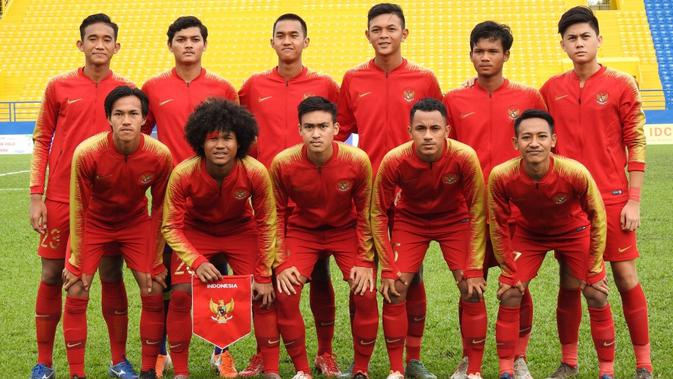 Pelatih Timnas Indonesia U-18, Fakhri Husaini, menilai ada 2 hal yang perlu diperbaiki dari penampilan anak asuhnya. (dok. PSSI)