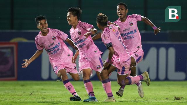Foto: Gol Moh Edo di Menit Injury Time, Putuskan Rekor Kemenangan Beruntuk Arema FC di BRI Liga 1 2021 / 2022
