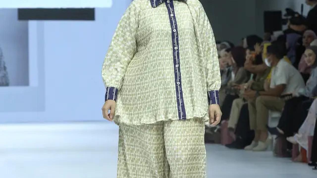 8 Gaya Kompak Geng Cendol Kenakan Pakaian Kolaborasi Brand Zaskia Sungkar dan Nagita Slavina di JFW 2025, Titi Kamal Cantik Berhijab