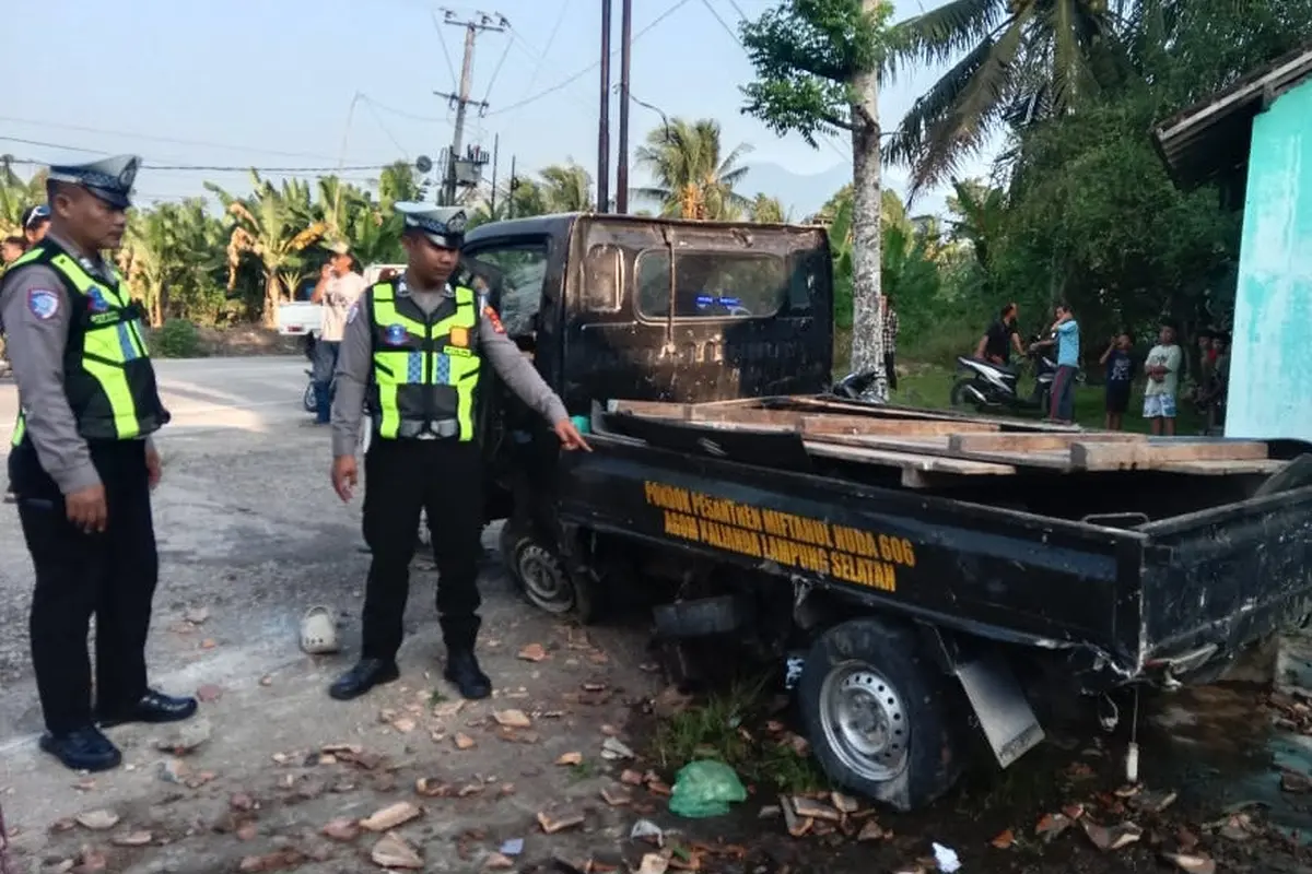 Polisi Ungkap Kronologi Rombongan Pikap Santri Tabrak Rumah Warga hingga Dua Korban Tewas
