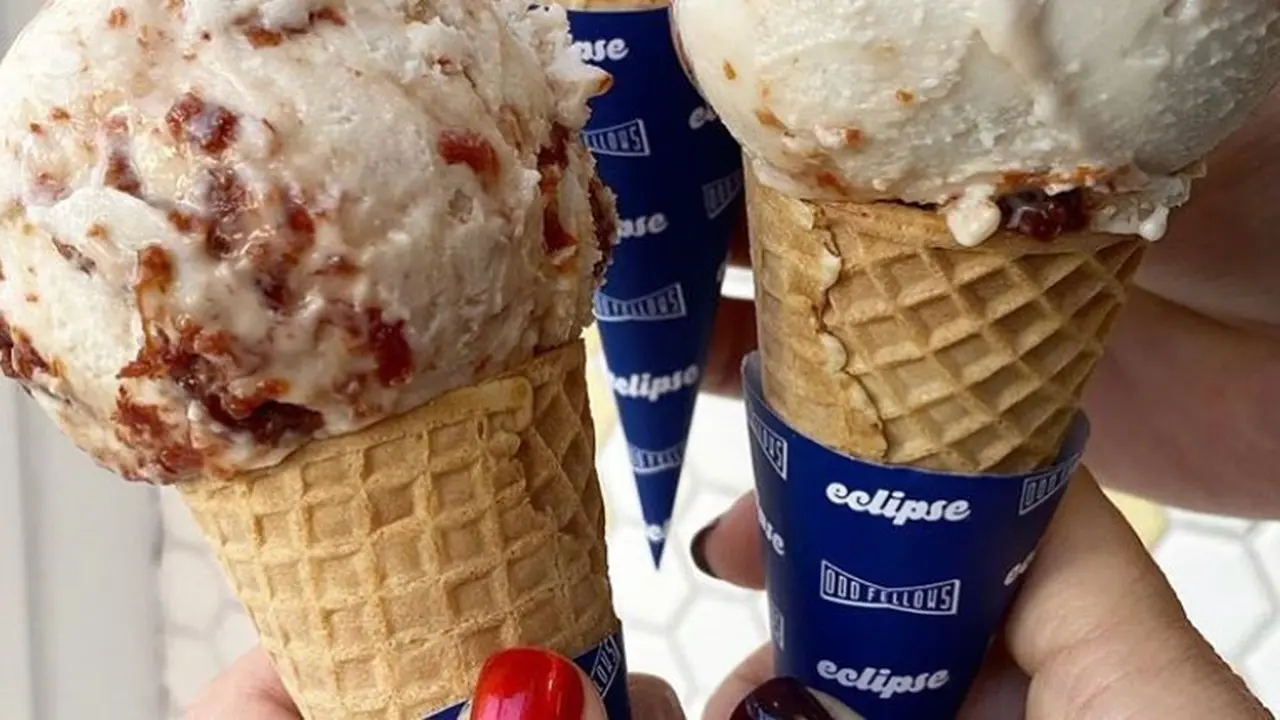 Es krim olahan Eclipse Food.