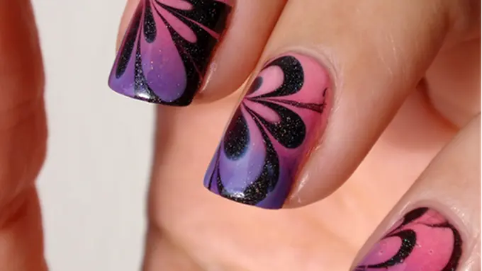 [Bintang] Dapatkan Motif Cat Kuku Penuh Warna Hanya dengan Menambahkan Air
