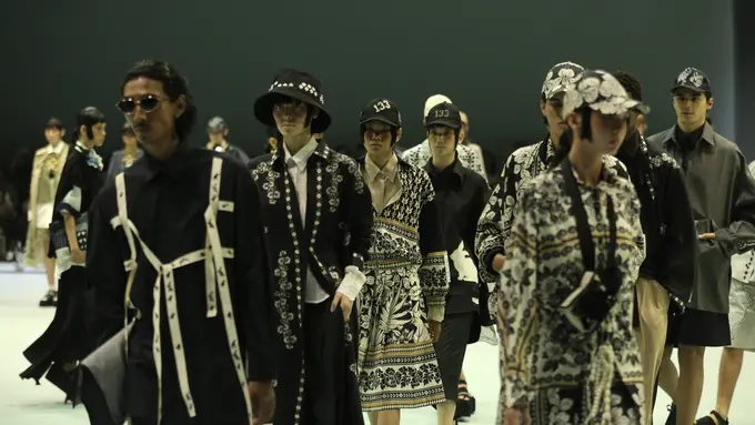 Nostalgia Keseimbangan Kehidupan di Masa Sekolah Lewat Koleksi Studio 133 Biyan SS 2025