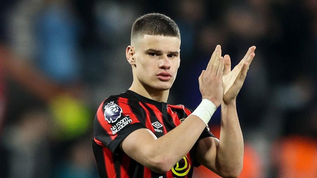 Login! Real Madrid Siap Tikung Liverpool untuk Dapatkan Milos Kerkez