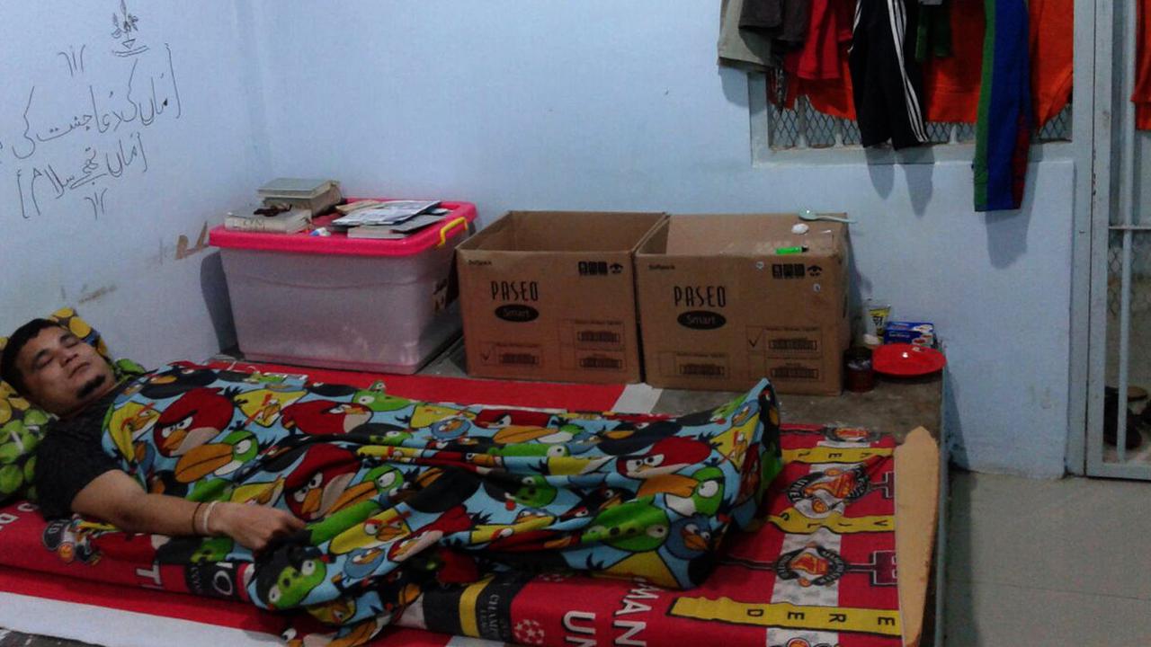 Pengungsi mogok makan