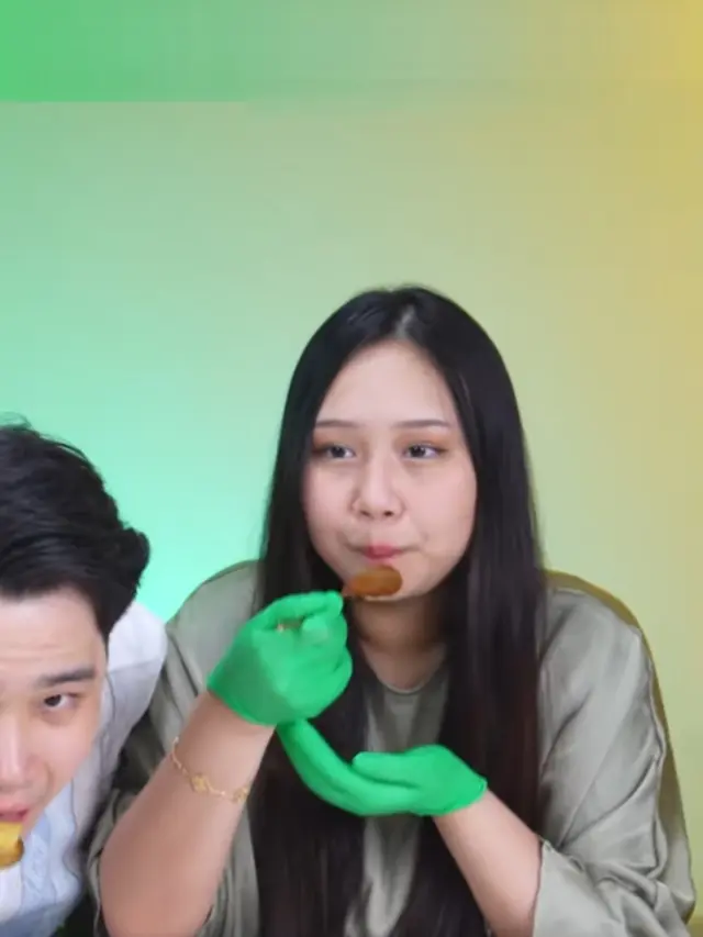 Penampilan Sederhana Sisca Kohl