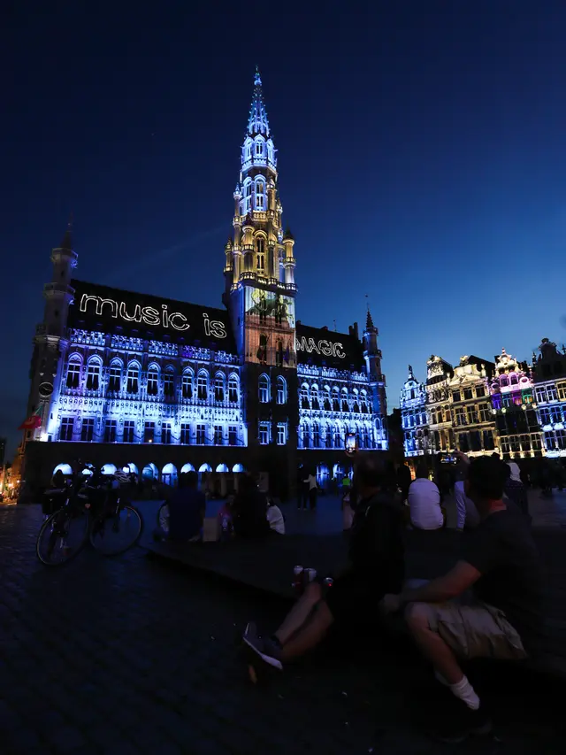 FOTO: Pertunjukan Cahaya Menawan Hiasi Grand Place di Belgia