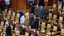Sejumlah anggota DPR saat hadir dalam Rapat Paripurna di Kompleks Parlemen, Jakarta, Kamis (29/8/2019). Rapat Paripurna beragendakan pidato Ketua DPR Bambang Soesatyo dalam rangka HUT ke-74 DPR. (Liputan6.com/JohanTallo)