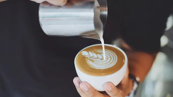 Starbucks Pecahkan Rekor MURI Lewat Kelas Latte Art Serentak di 300 Gerai di Indonesia