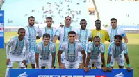 Starting XI PSBS Biak saat bertandang ke markas PSIS Semarang, Stadion Moch. Soebroto, Magelang, Jawa Tengah dalam laga pekan ketiga BRI Liga 1 2024/2025, Jumat (23/8/2024). (Dok. PSBS Biak)