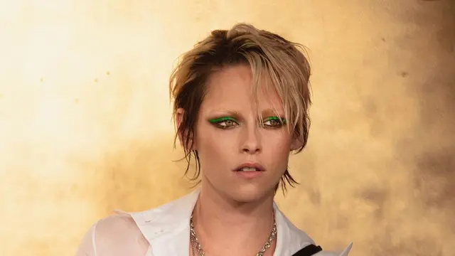 Artis yang Hadiri Chanel Métiers d’Art di Seoul, Penampilan Kristen Stewart Jadi Sorotan