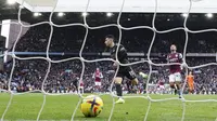 Reaksi Ngakak Netizen Setelah Arsenal Menang Dramatis Vs Aston Villa: Gawang Ditinggal Kiper Terbaik Piala Dunia, Belum Gol Sudah Selebrasi