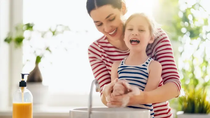 Jurus Jitu yang Bikin Si Kecil Disiplin Jaga Kebersihan, Nggak Harus Pakai Teori Membosankan