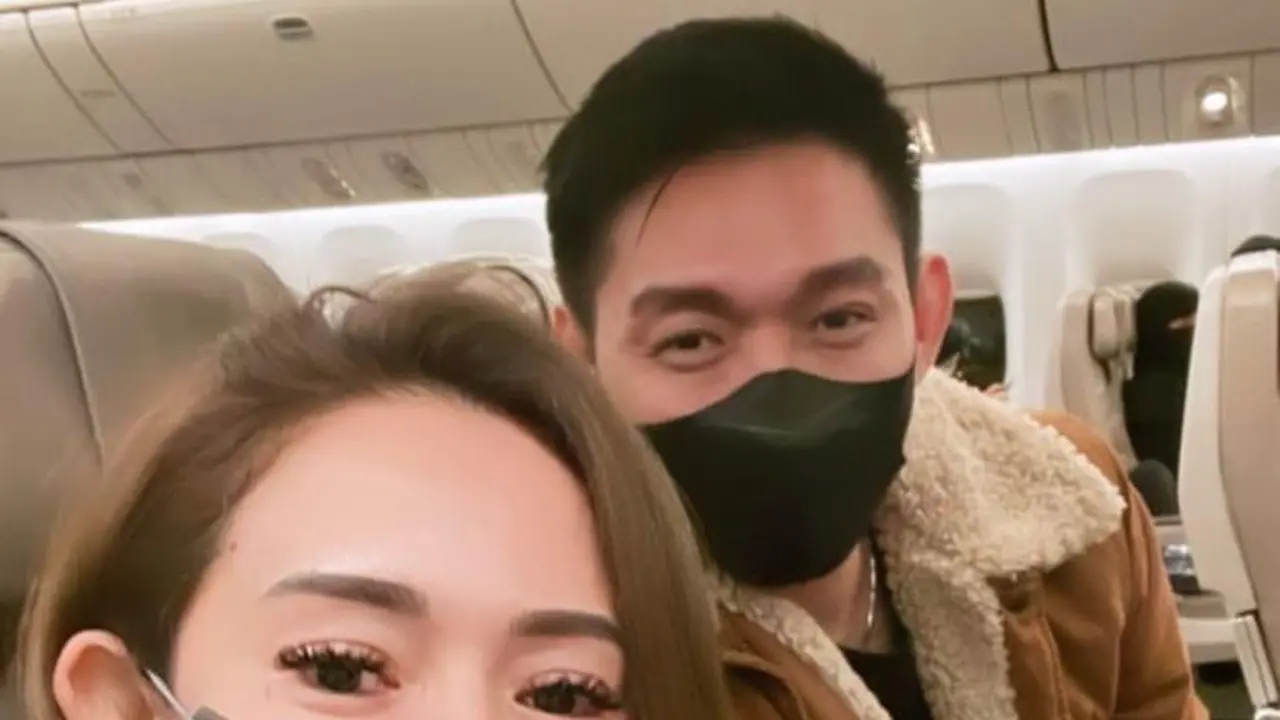 7 Potret Mesra Ifan Seventeen dan Citra Monica Liburan di Eropa, Kompak Pakai Outfit Kasual