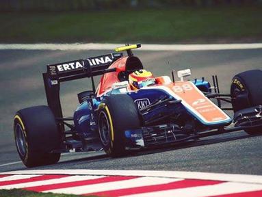 Pebalap Manor Racing asal Indonesia, Rio Haryanto, akan start dari posisi ke-20 dalam balapan F1 GP China di Sirkuit Internasional Shanghai, China, Minggu (17/4/2016). Rio meraih catatan waktu 1 menit 40,264 detik. (Bola.com/Instagram/Manorracing)