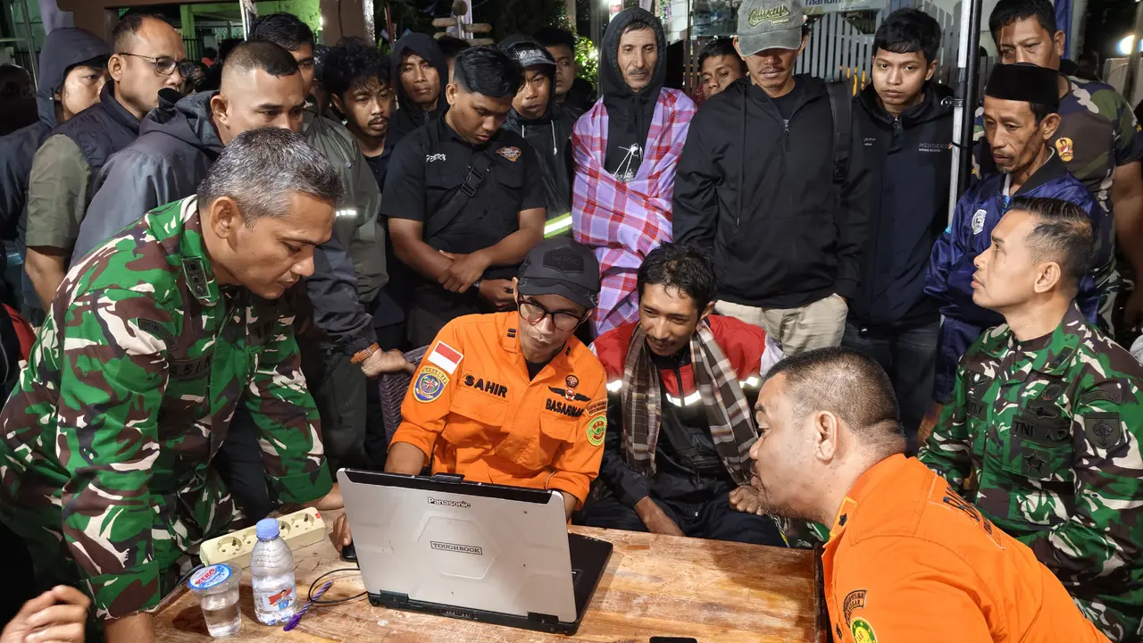Warga Lokal Jadi Penunjuk Jalan Evakuasi Korban Pesawat ATR 42-500