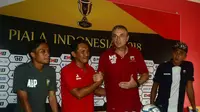 Sesi konferensi pers sebelum pertandingan Persibo vs Madura United di Stadion Letjen H. Soedirman, Bojonegoro, Senin (7/5/2018). (Bola.com/Zaidan Nazarul)