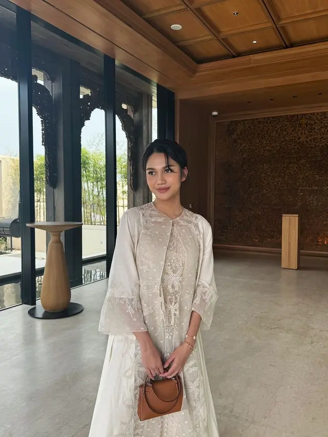 6 Adu Gaya Calon Bridesmaid di Siraman Aaliyah Massaid, Azizah Salsha Tenteng Tas Rp550 Juta-Putri Puan Maharani Pakai Tas Rp47 Jutaan