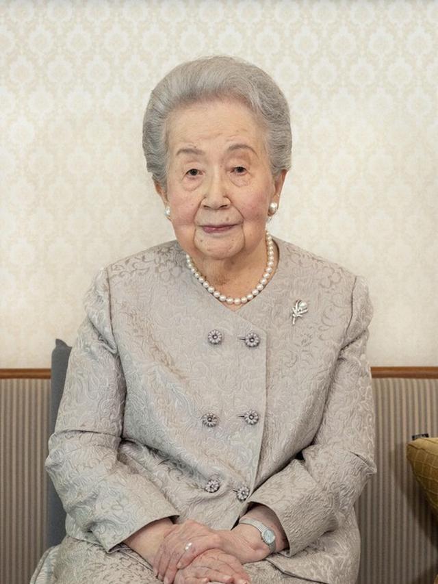 Putri Yuriko Mikasa Mei 2023 di rumahnya di Tokyo menjelang ulang tahunnya yang ke-100 pada bulan berikutnya. (File: Imperial Household Agency)