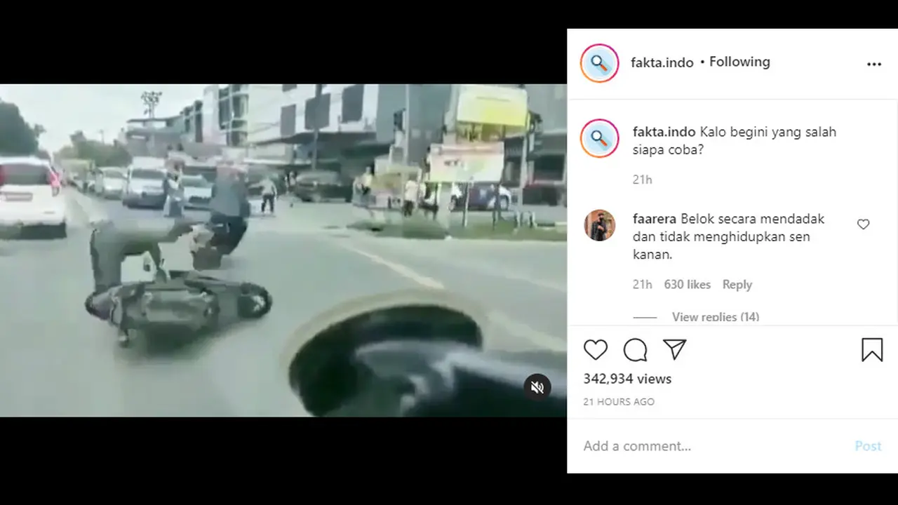 Dalam rekaman kamera dashboard, terlihat kecelakaan yang melibatkan dua pengendara motor terjadi.