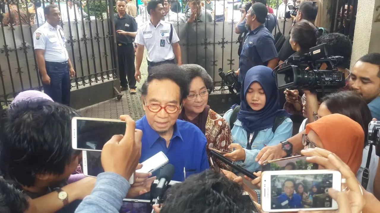 Sri Edi Swasono menuturkan pengalamannya menyelinap ke Israel bersama Probosutedjo