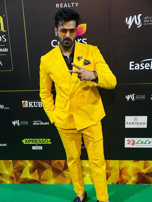 Aktor televisi India Rohan Gandotra tiba pada acara penghargaan International Indian Film Academy (IIFA) Awards ke-23 di Abu Dhabi, Uni Emirat Arab, Jumat, 26 Mei 2023. (Photo by Giuseppe CACACE / AFP)