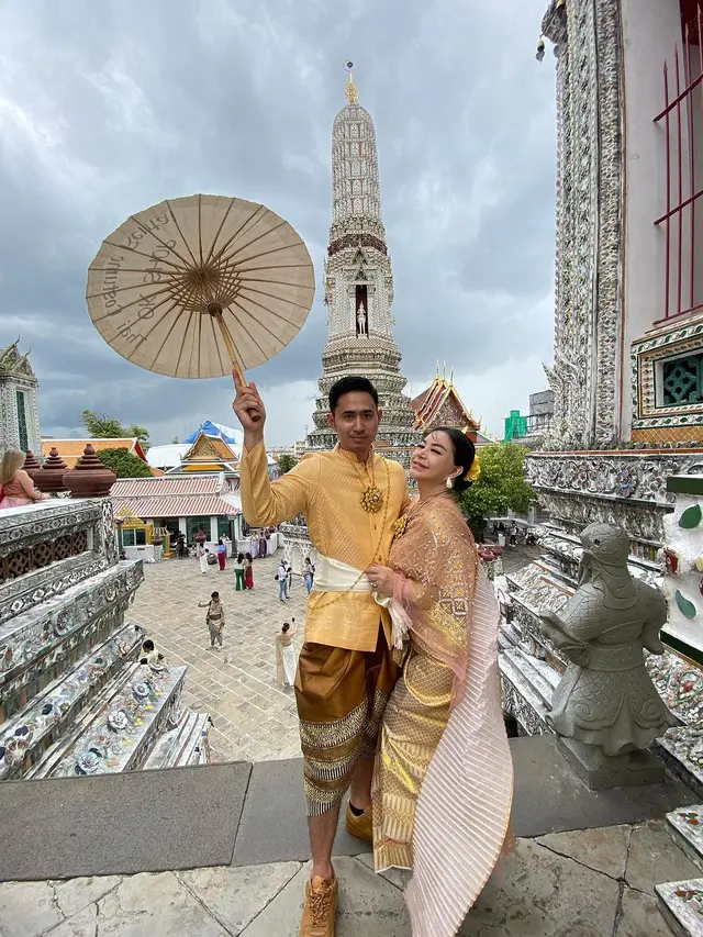 6 Potret Kebersamaan Anisa Bahar dan Pacar Brondongnya, Lebih Muda 19 Tahun