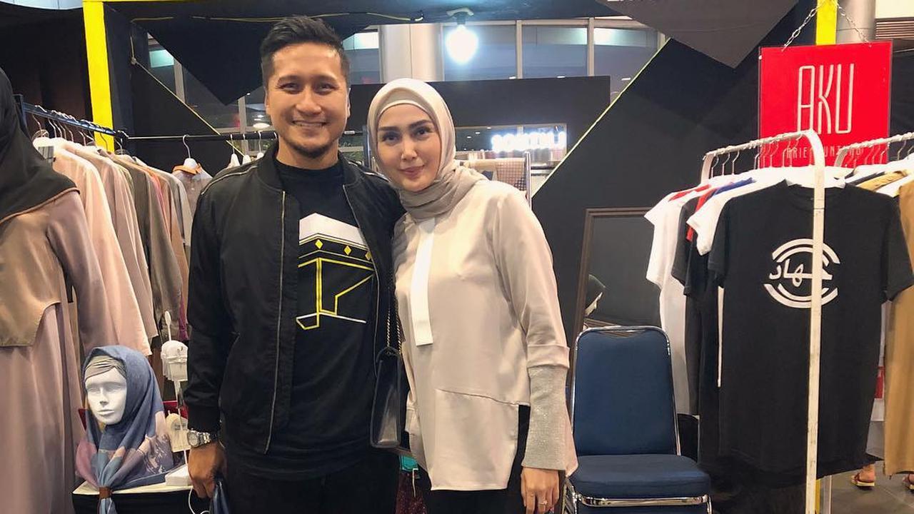 [Bintang] Fenita Arie dan Arie Untung