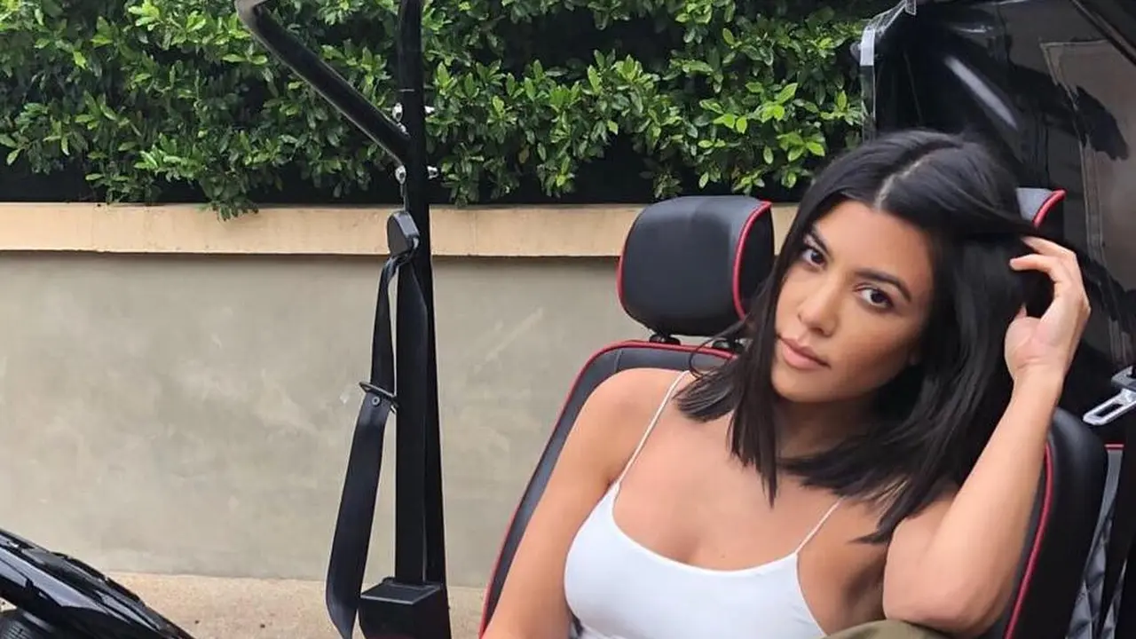 [Bintang] Kourtney Kardashian