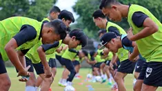 Persikabo 1973 mendapat angin segar dengan bergabungnya 4 pemain yang sempat absen dalam beberapa laga terakhir. Keempatnya terlihat kembali berlatih bersama tim dalam latihan terakhir menjelang laga kontra Persita Tangerang yang dijadwalkan Jumat, (11/2/2022). (Bola.com/Nandang Permana)