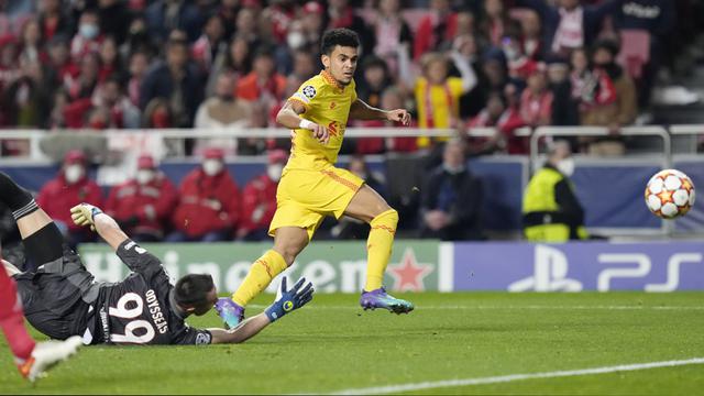 Foto: Aksi Gemilang Luis Diaz Saat Bawa Liverpool Benamkan Benfica di Perempatfinal Liga Champions