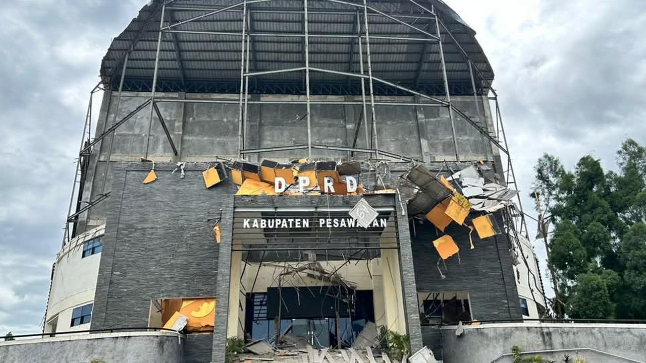 Viral Gedung DPRD Pesawaran Hancur hingga Temboknya Rontok, Ini Penjelasan Wakil Ketua