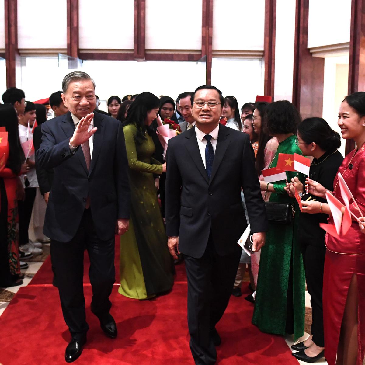 ekretaris Jenderal Komite Sentral Partai Komunis Viet Nam (PKV), To Lam beserta istri Ngo Phu'o'ng Ly tiba